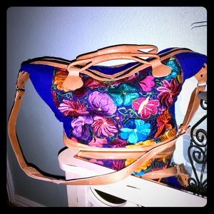 Beautiful embroidered duff weekend purse.